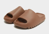 Yeezy Slides Earth Brown – Premium Streetwear