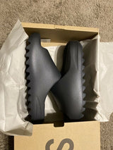 Yeezy Slides Black